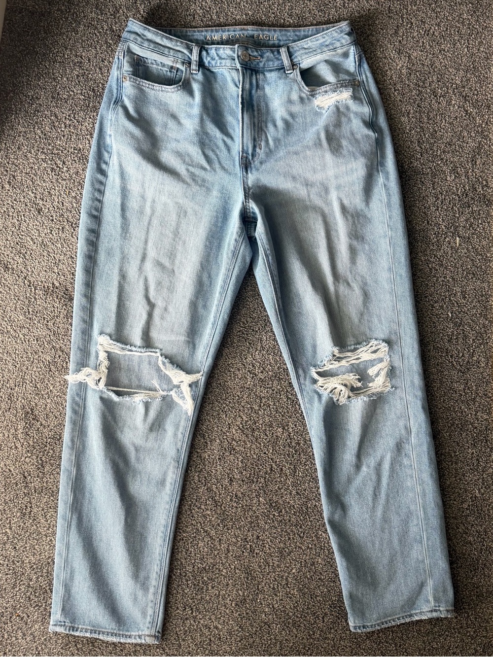 American Eagle Outfitters Light Wash Distressed Mom Jeans